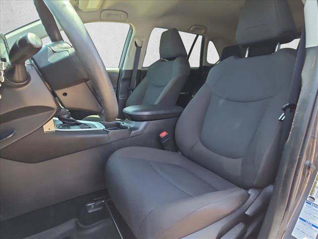 Used 2021 Toyota RAV4 LE AWD/4WD image 15
