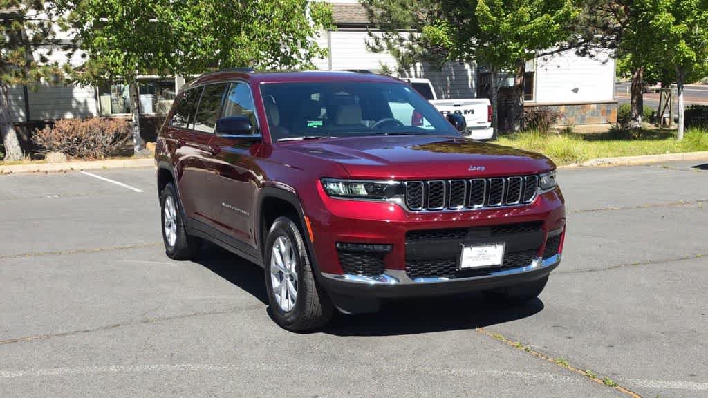 Used 2023 Jeep Grand Cherokee L Limited w/ Trailer Tow Group (B) AWD/4WD image 3