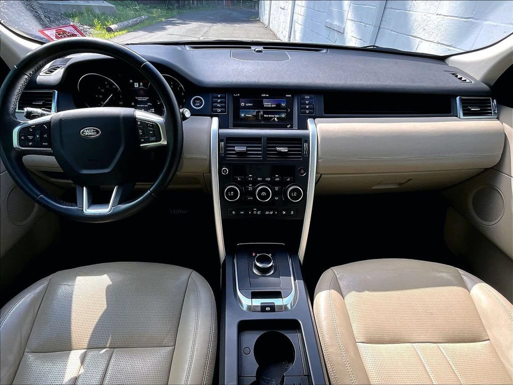 Used 2019 Land Rover Discovery Sport HSE AWD/4WD image 18