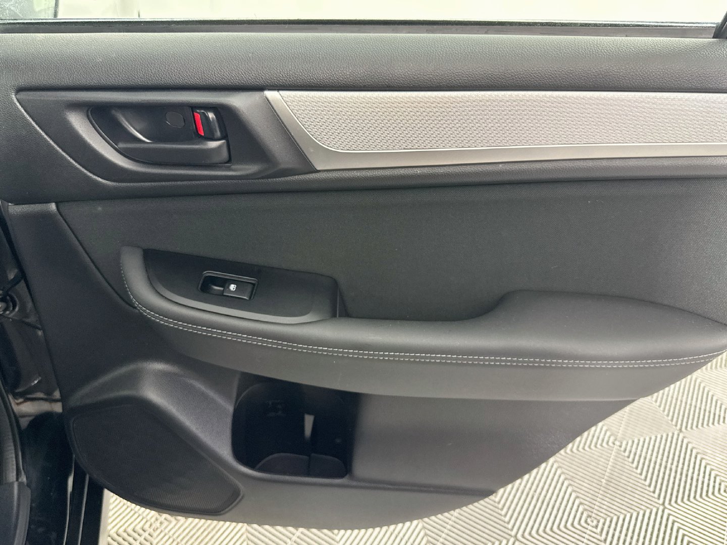 Used 2019 Subaru Outback 2.5i AWD/4WD image 24