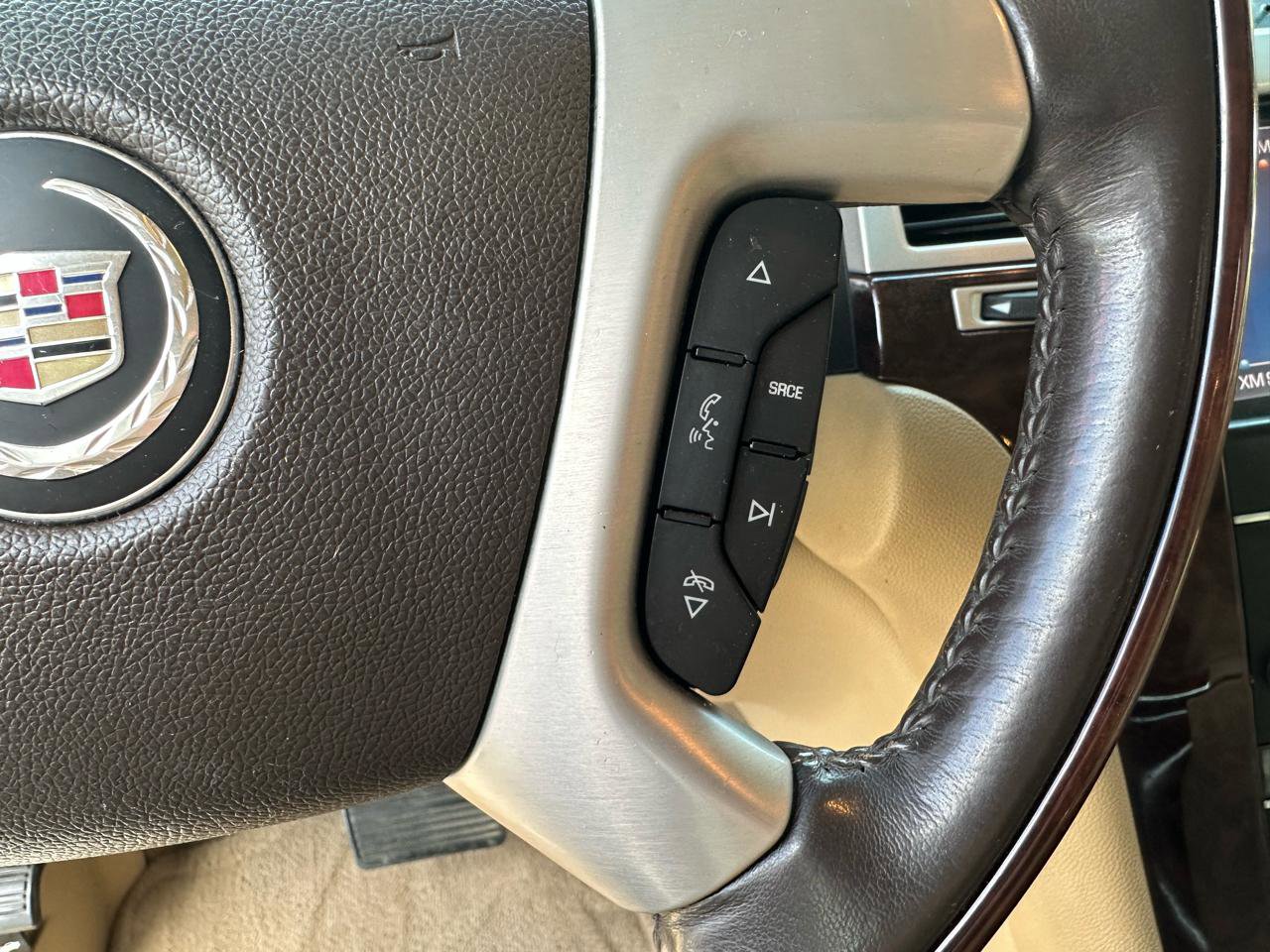 Used 2013 Cadillac Escalade Luxury image 25