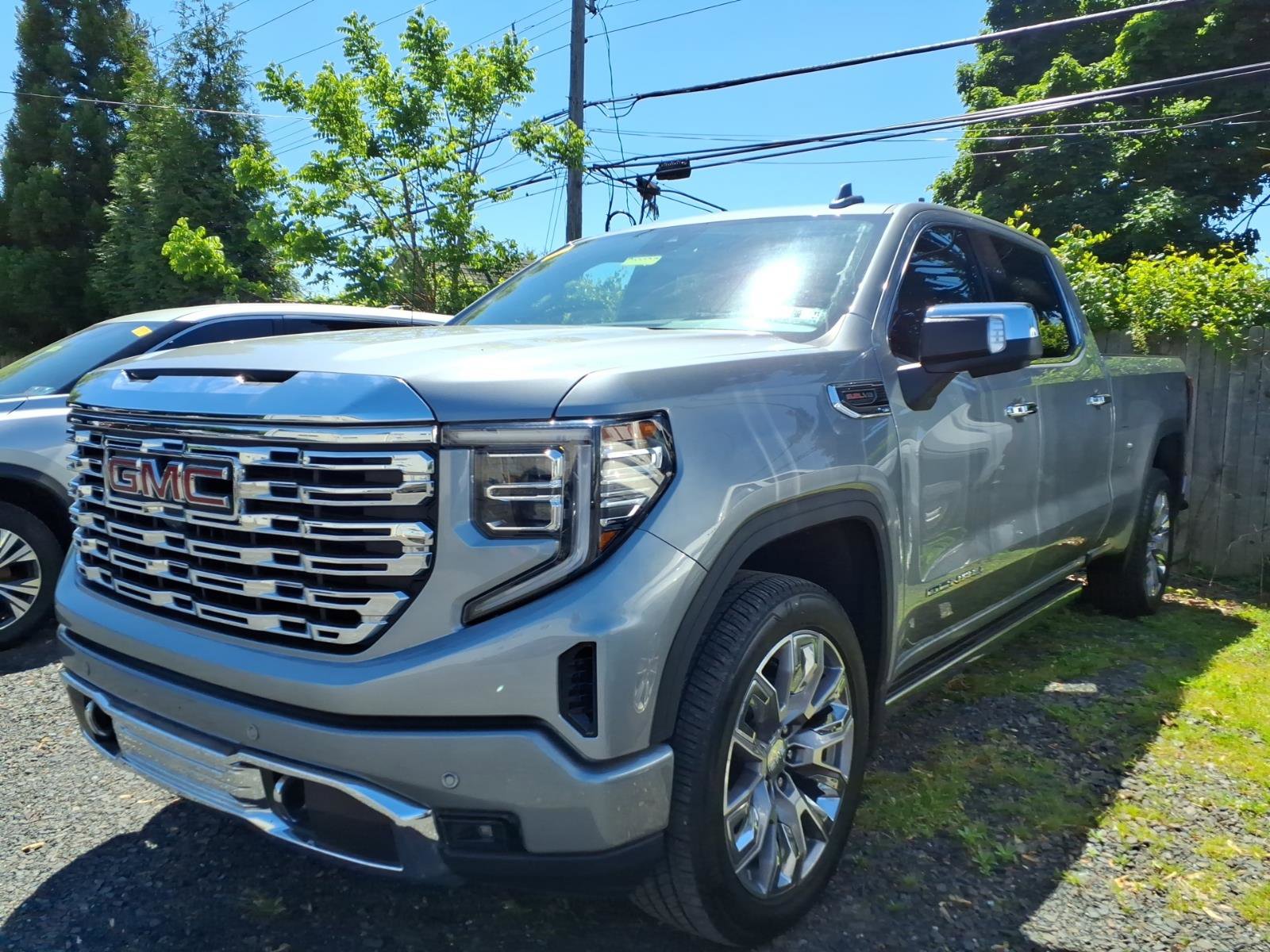 Certified 2024 GMC Sierra 1500 Denali w/ Denali Reserve Package AWD/4WD image 4