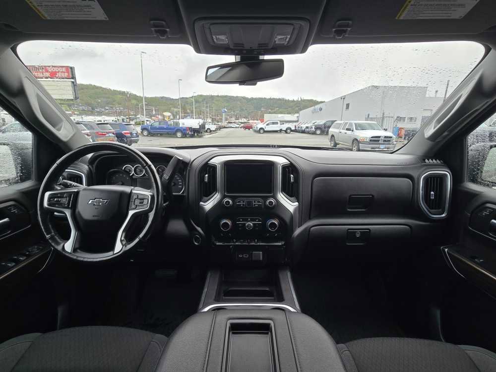 Used 2022 Chevrolet Silverado 1500 LT Trail Boss w/ Bed Protection Package AWD/4WD image 15