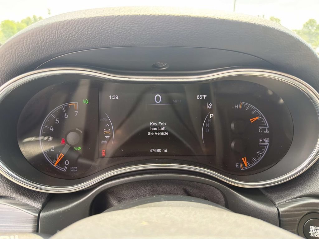 Used 2021 Jeep Grand Cherokee Limited w/ Premium Lighting Group AWD/4WD image 12