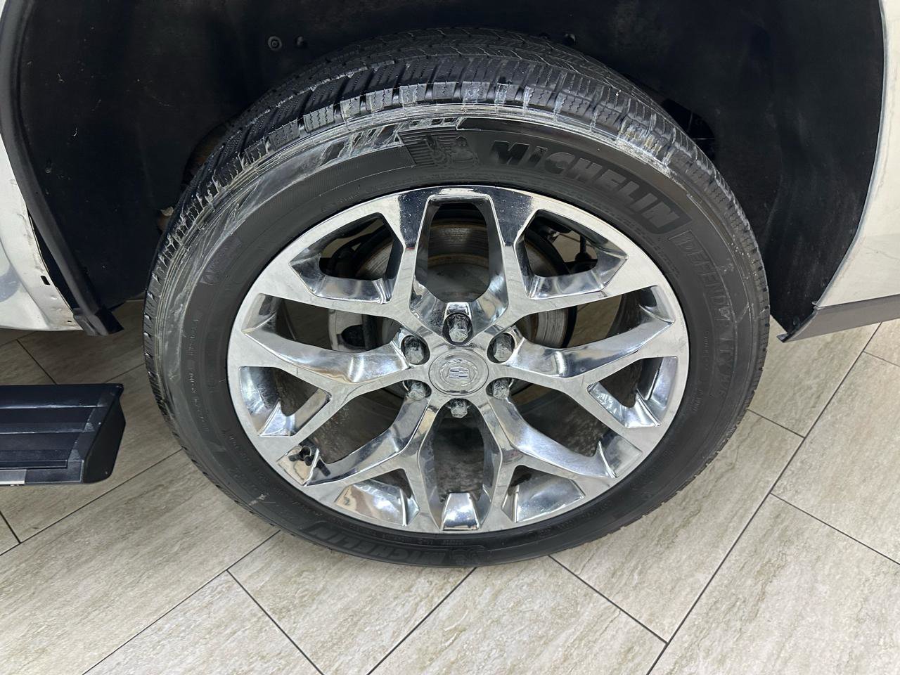 Used 2017 Cadillac Escalade Platinum AWD/4WD image 41