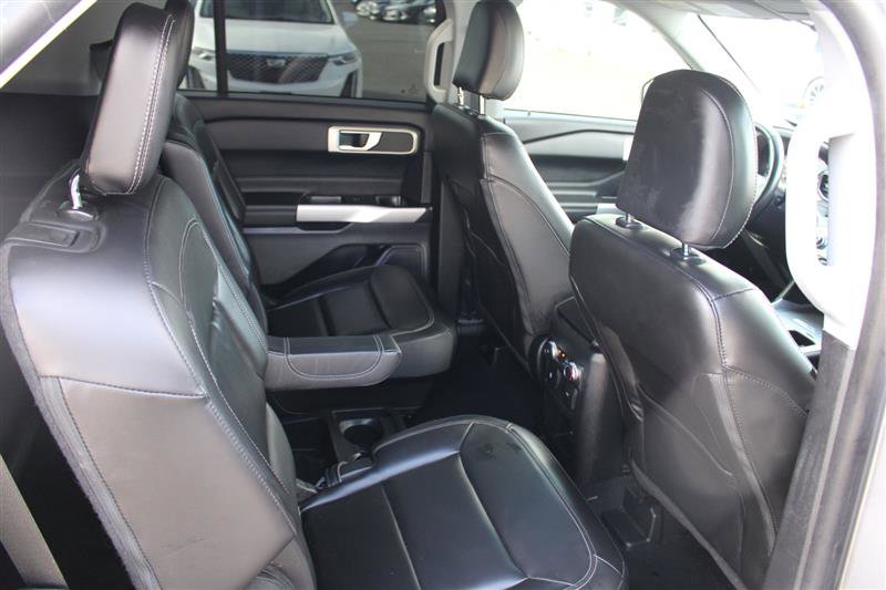 Used 2021 Ford Explorer XLT w/ Equipment Group 202A RWD image 15