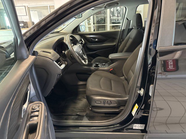 Used 2023 GMC Terrain SLE w/ Driver Convenience Package image 16