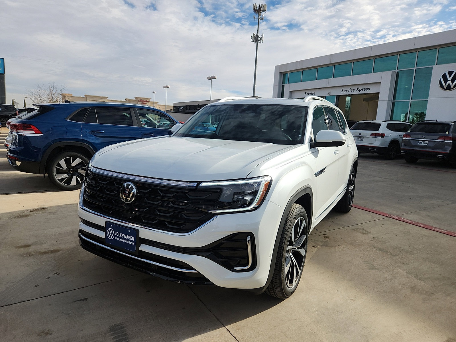 New 2026 Volkswagen Atlas SEL Premium R-Line image 3