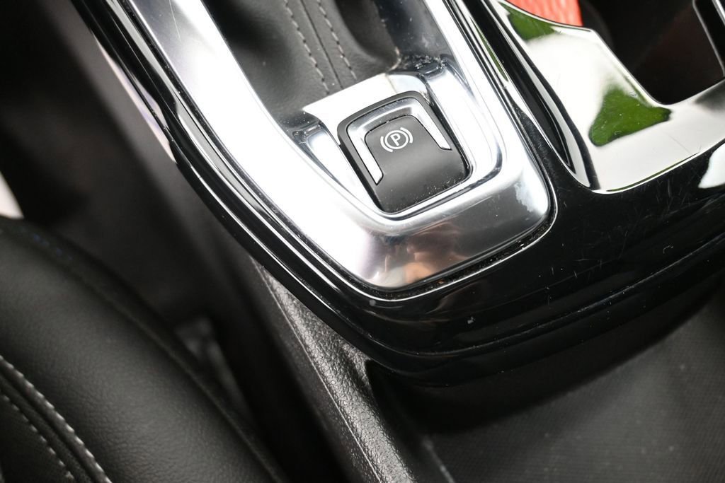 Used 2025 Chevrolet Trax LT FWD image 29