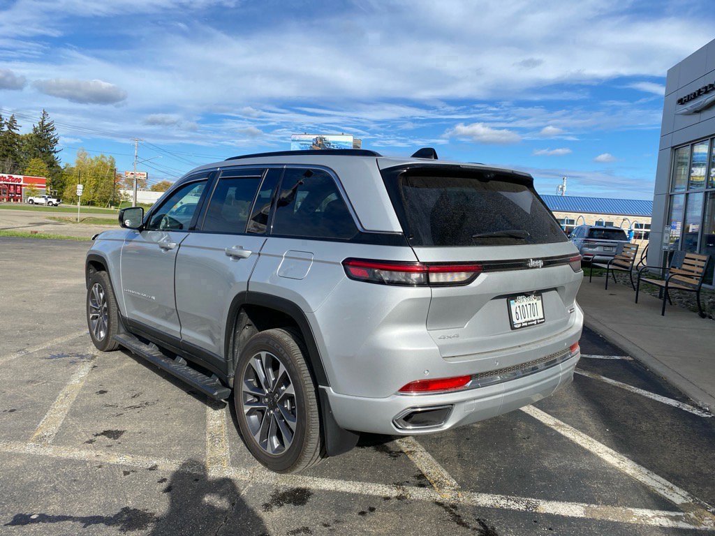 Used 2024 Jeep Grand Cherokee Overland w/ Adv Protech Group III image 2