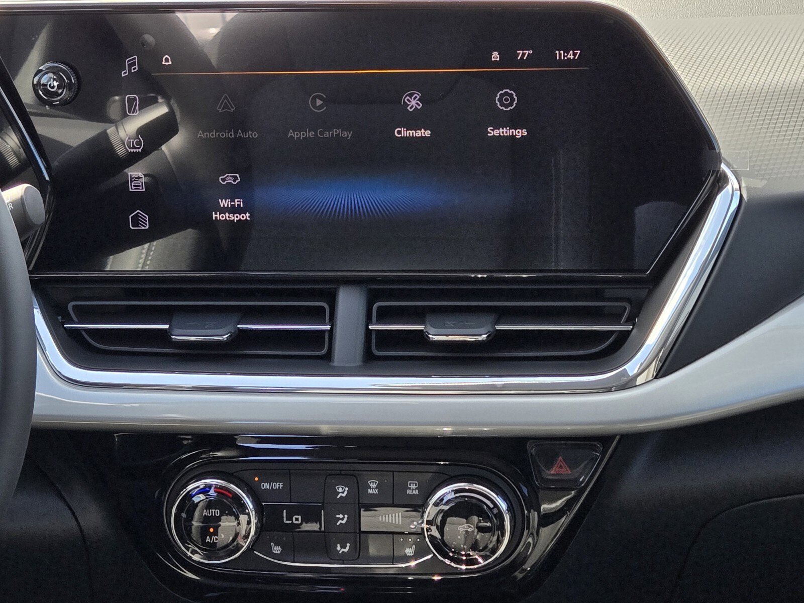 New 2026 Chevrolet Trax LT w/ Driver Confidence Package image 8