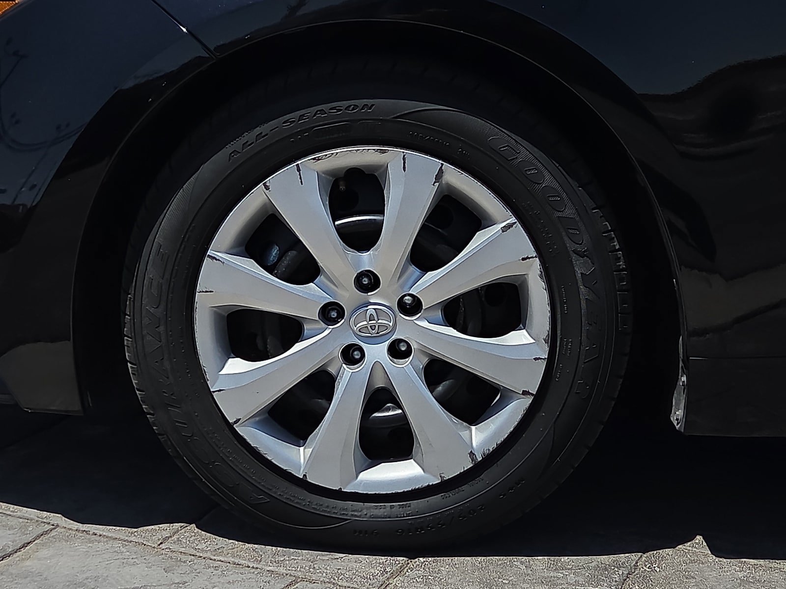 Used 2025 Toyota Corolla LE FWD image 5