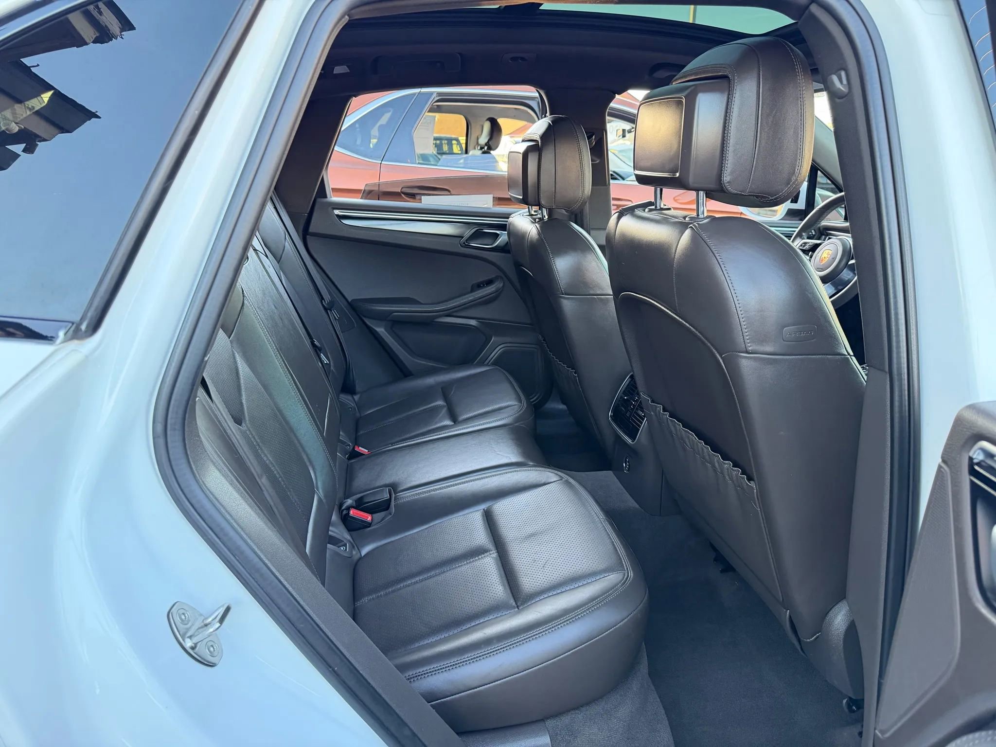 Used 2018 Porsche Macan Sport Edition image 17