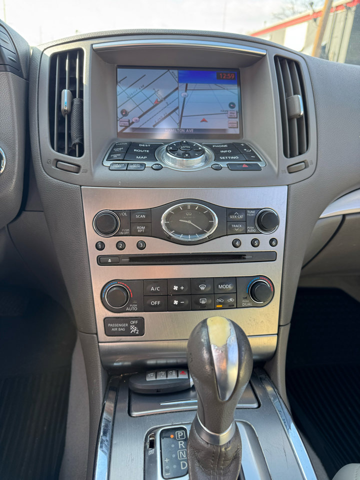 Used 2013 INFINITI G37 x w/ Premium Pkg image 12