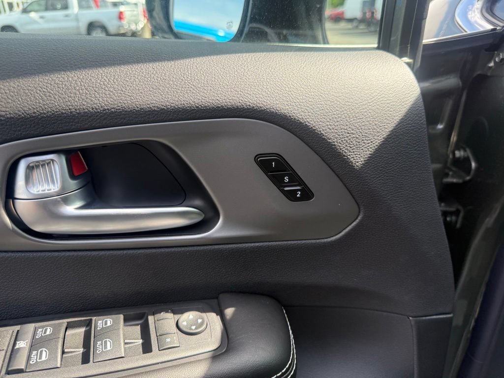 New 2027 Chrysler Pacifica Select FWD image 13