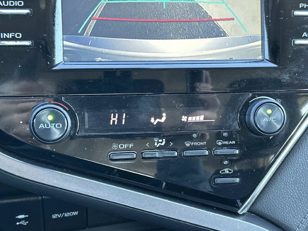 Used 2018 Toyota Camry SE FWD image 34