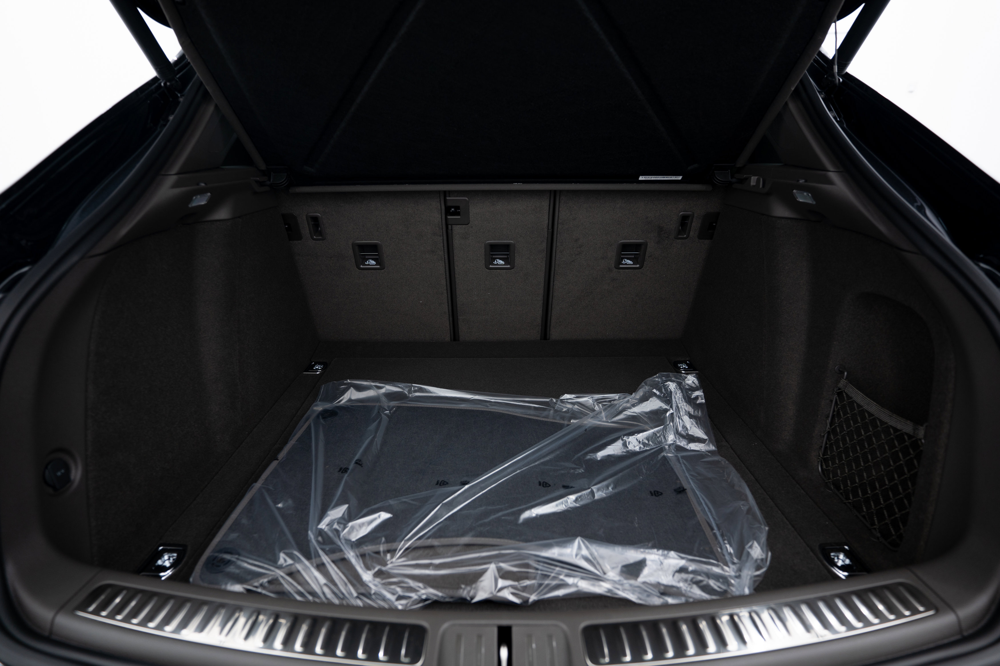 Certified 2025 Porsche Macan image 23