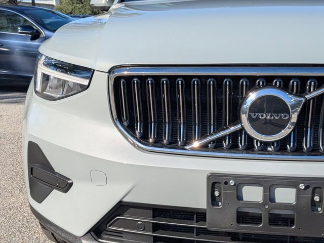 Certified 2025 Volvo XC40 B5 Core image 13