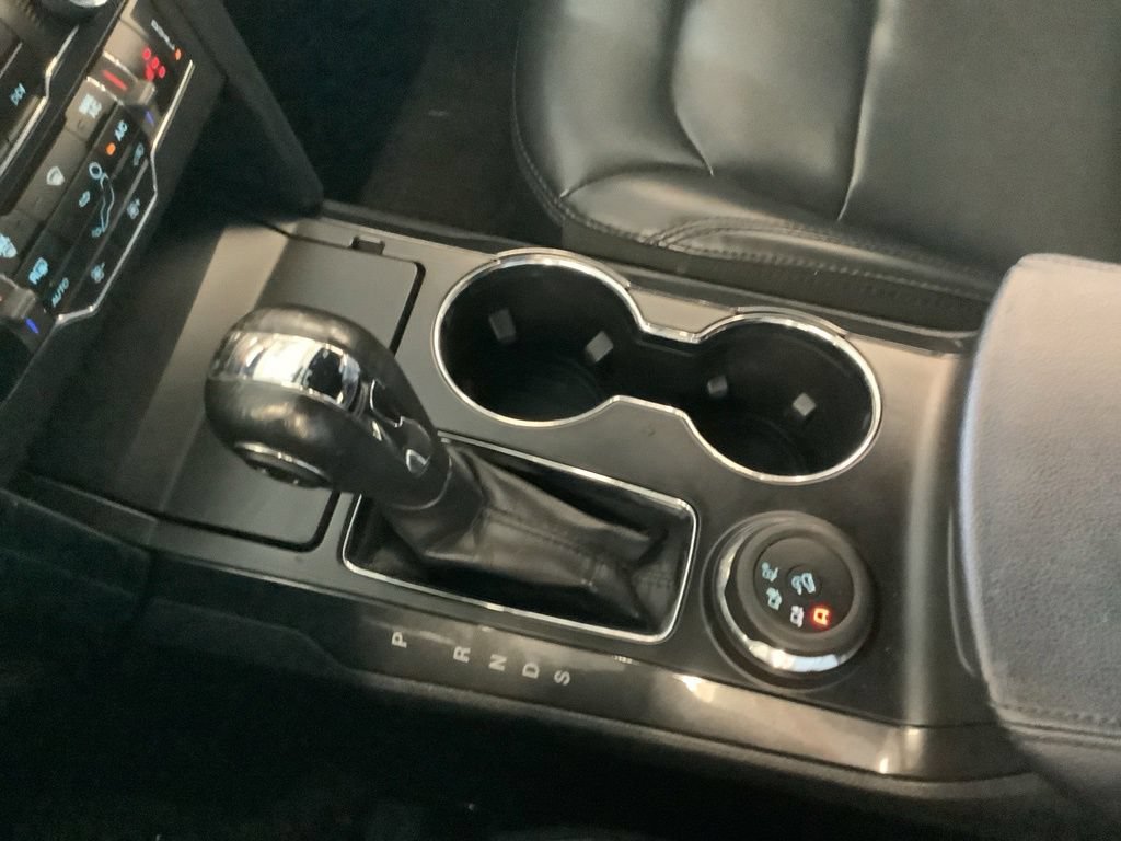 Used 2019 Ford Explorer XLT w/ Equipment Group 202A AWD/4WD image 18