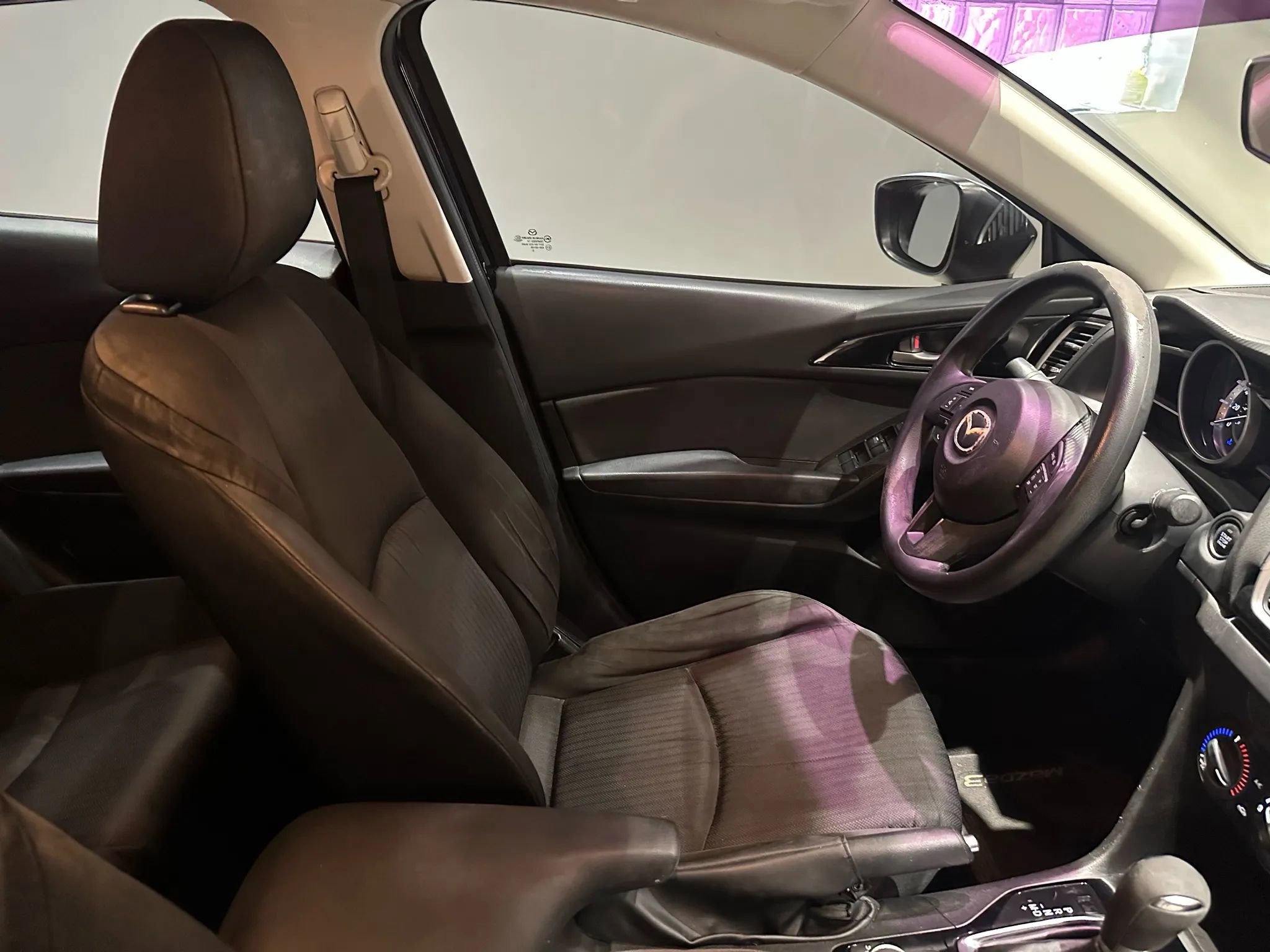 Used 2016 MAZDA MAZDA3 i Sport image 28