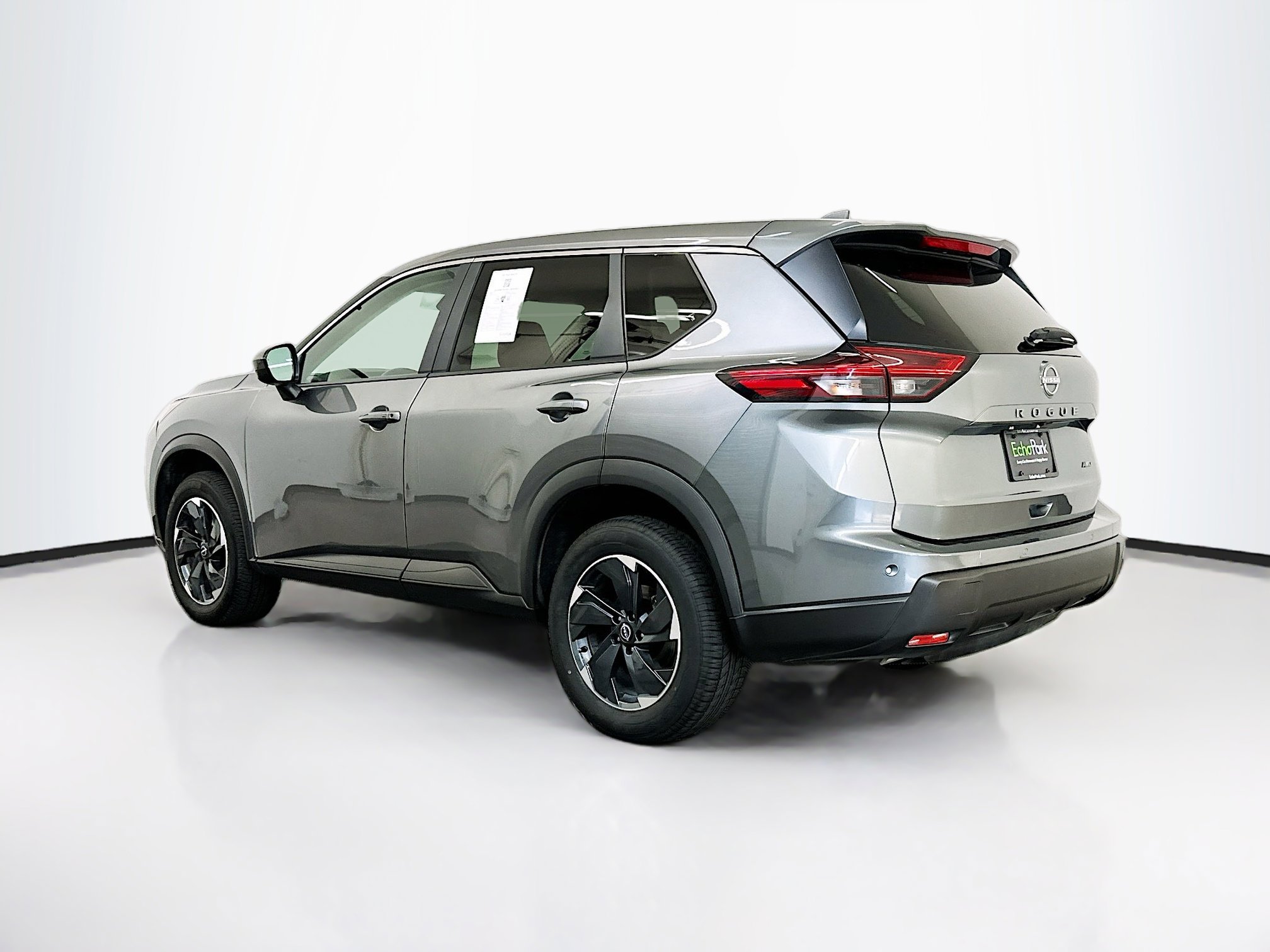 Used 2025 Nissan Rogue SV image 5