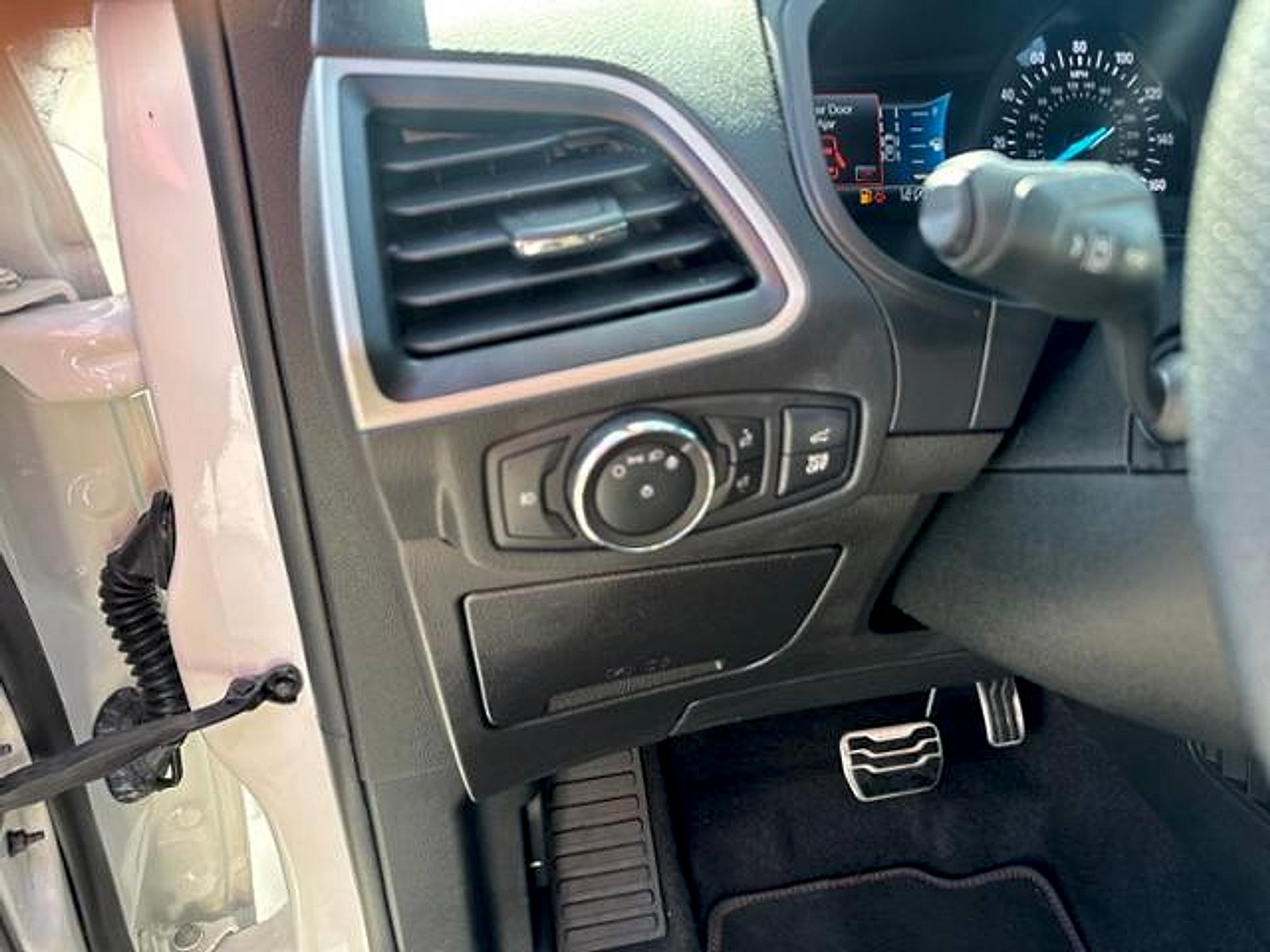 Used 2023 Ford Edge ST-Line AWD/4WD image 17
