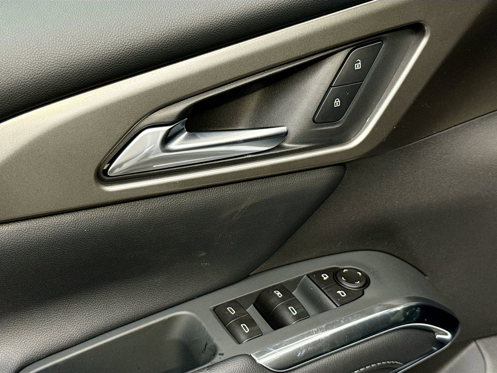 New 2026 Chevrolet Traverse LT w/ Driver Confidence Package image 21