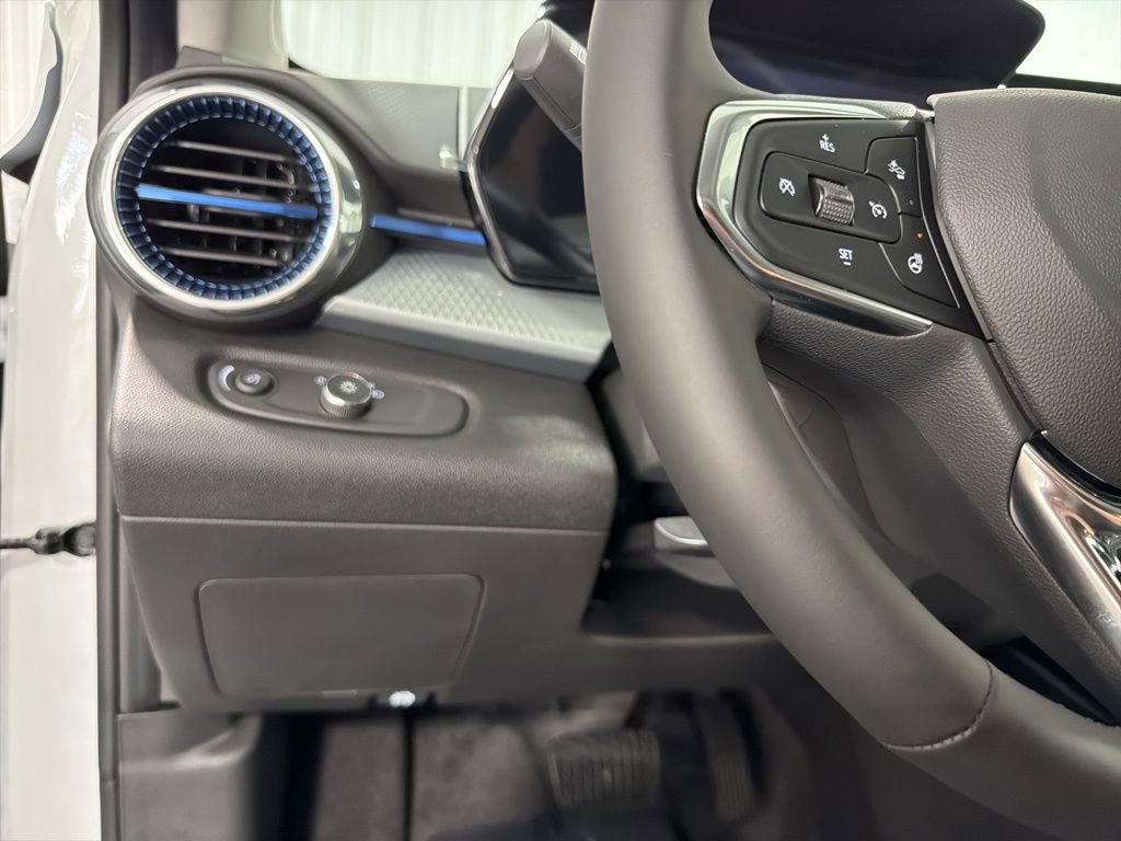 New 2026 Chevrolet Trax LT w/ Sunroof Package image 33
