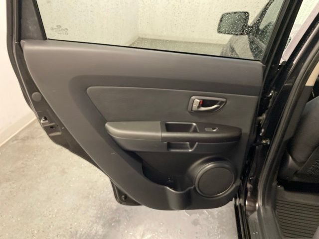 Used 2011 Kia Soul + FWD image 17