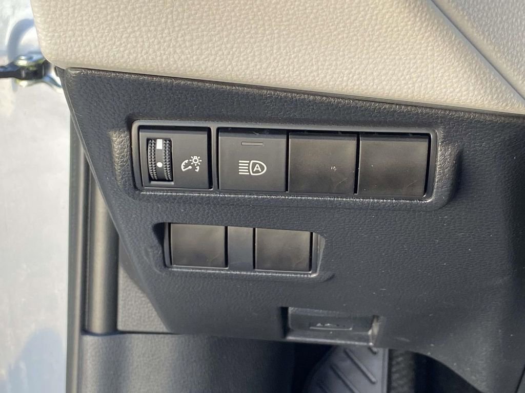 Used 2024 Toyota Corolla Cross L FWD image 28