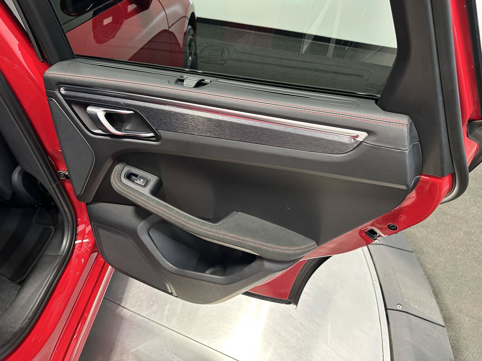 Certified 2023 Porsche Macan GTS AWD/4WD image 38