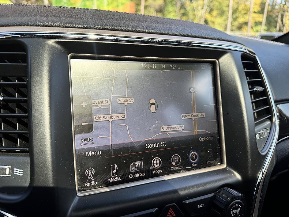 Used 2015 Jeep Grand Cherokee Overland w/ Advanced Technology Group AWD/4WD image 14
