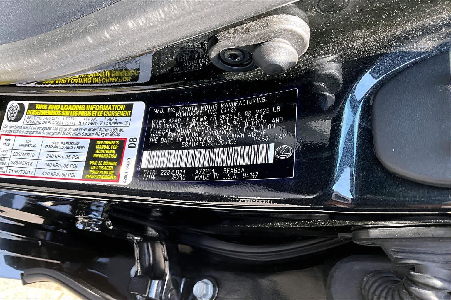 Used 2025 Lexus ES 300h w/ Premium Package FWD image 36