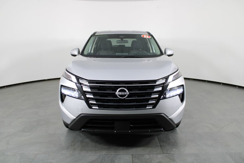 Certified 2025 Nissan Rogue SV image 11