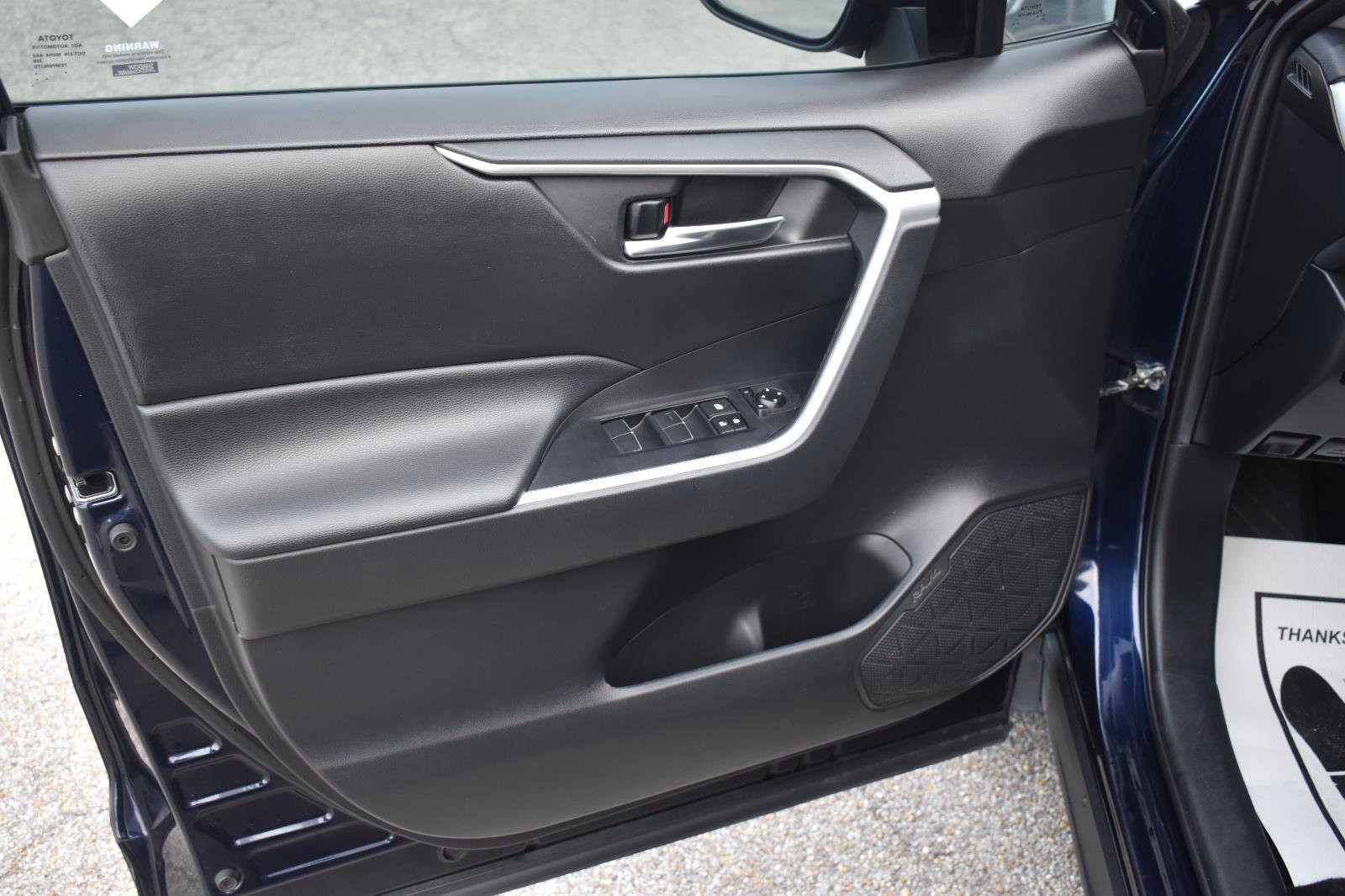 Used 2020 Toyota RAV4 XLE Premium FWD image 24