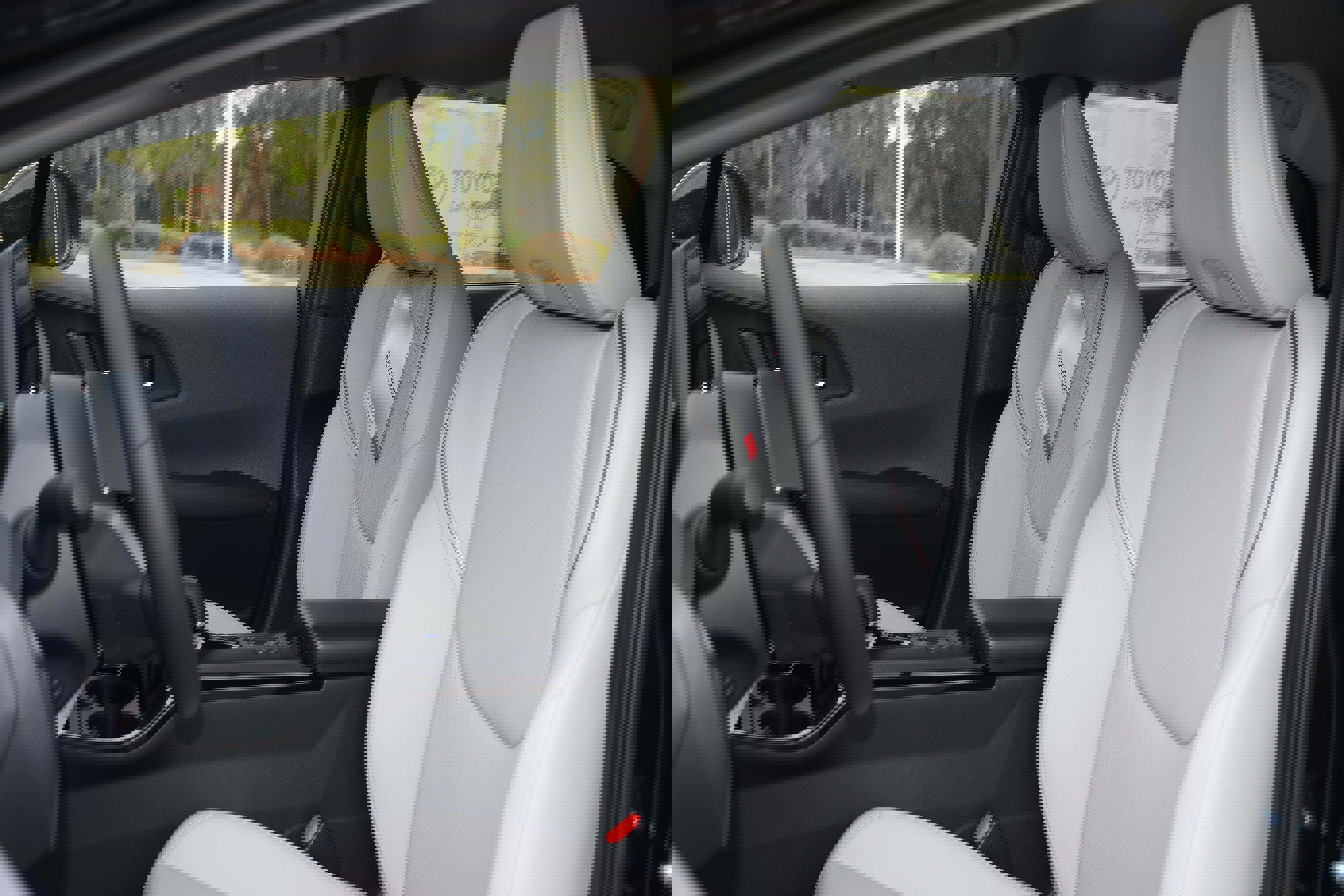 New 2026 Toyota Prius XLE image 7