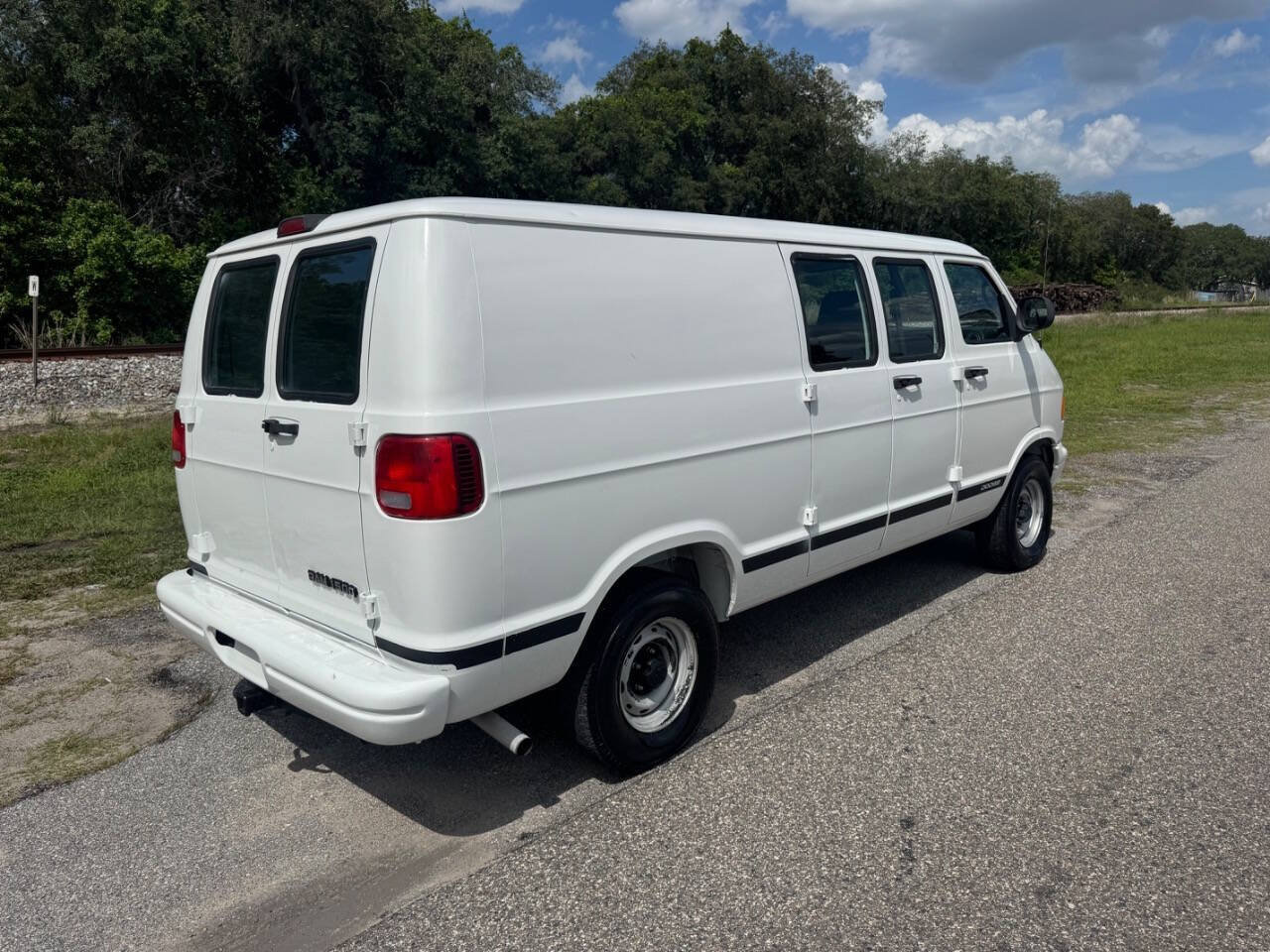 Used 2001 Dodge B1500 RWD image 4