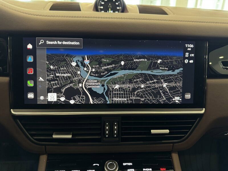 Used 2023 Porsche Cayenne image 34