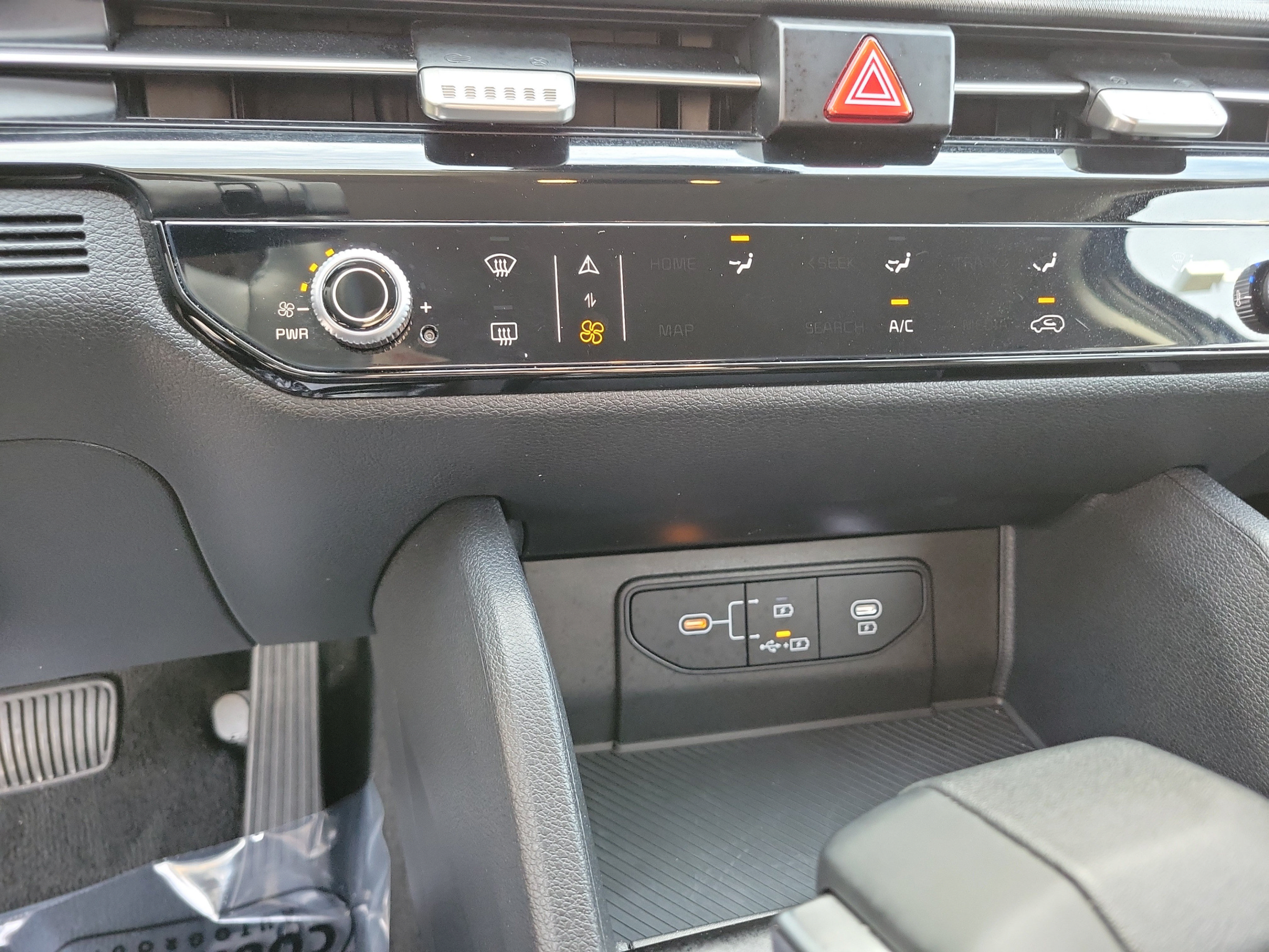 Certified 2026 Kia Sportage LX FWD image 20