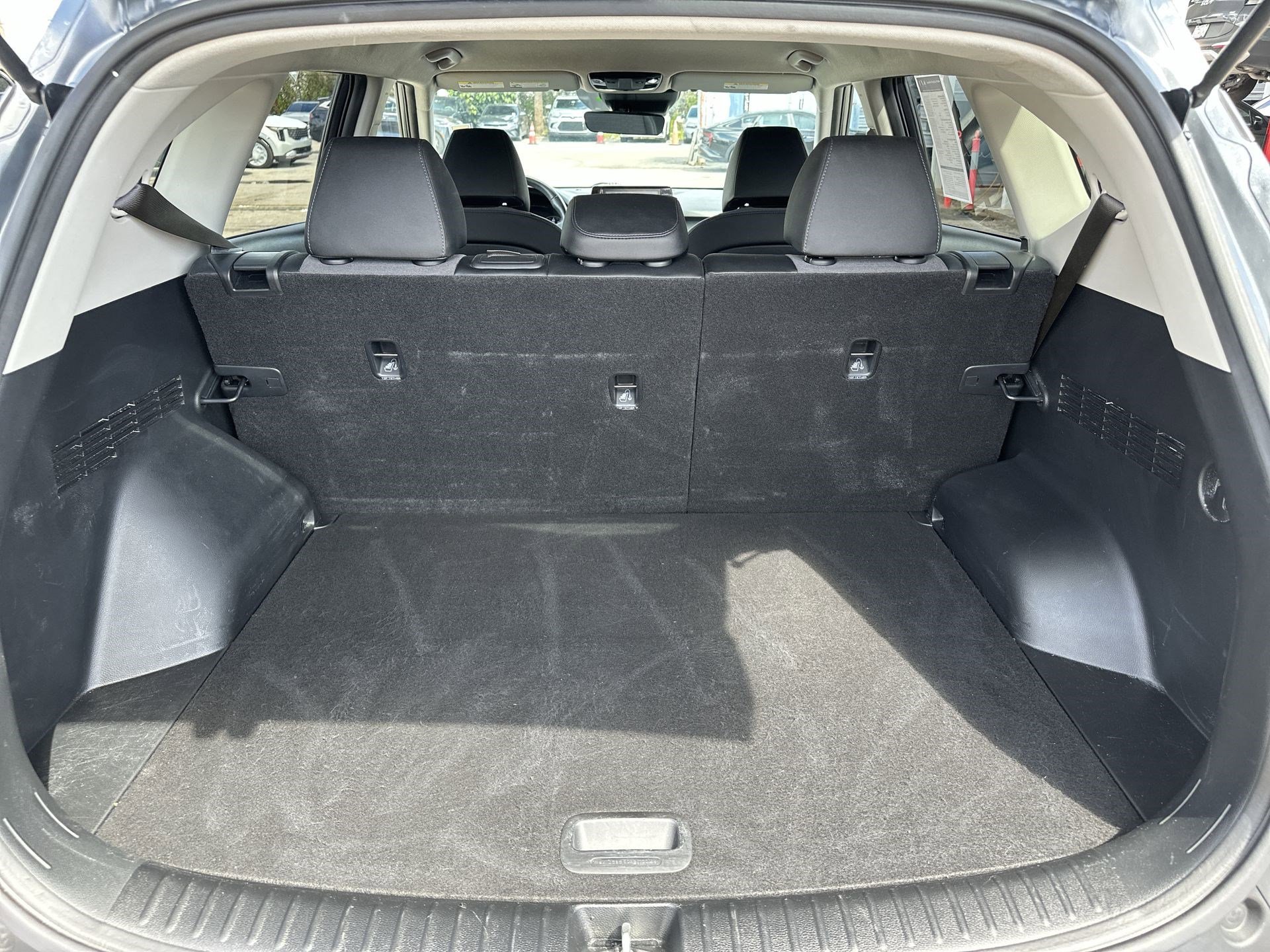 Used 2023 Kia Seltos S image 19