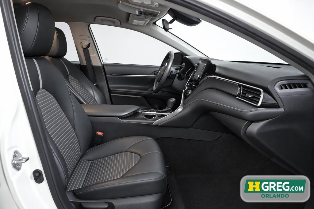 Used 2022 Toyota Camry SE FWD image 11