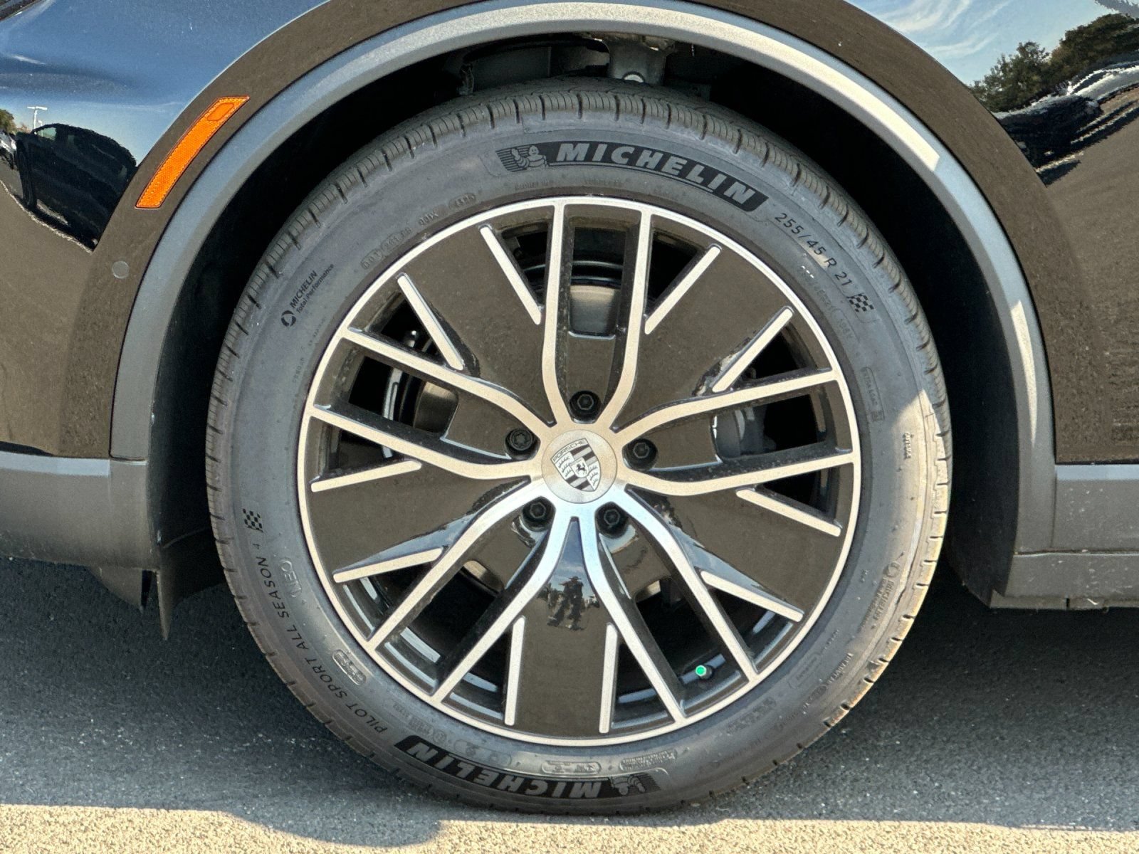 New 2026 Porsche Macan Electric RWD image 27