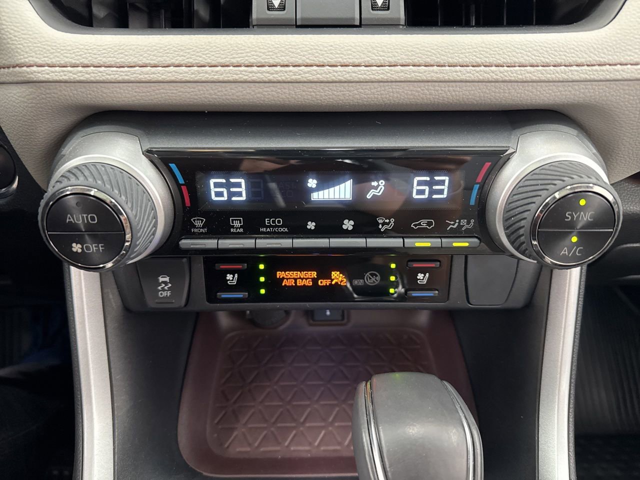 Used 2022 Toyota RAV4 Limited w/ Limited Grade Weather Package AWD/4WD image 29