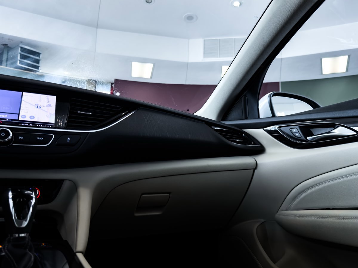 Used 2019 Buick Regal Essence w/ Driver Confidence Package I image 34