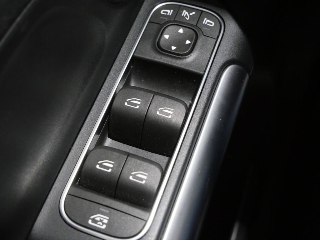 Used 2023 Mercedes-Benz GLA 250 4MATIC image 13