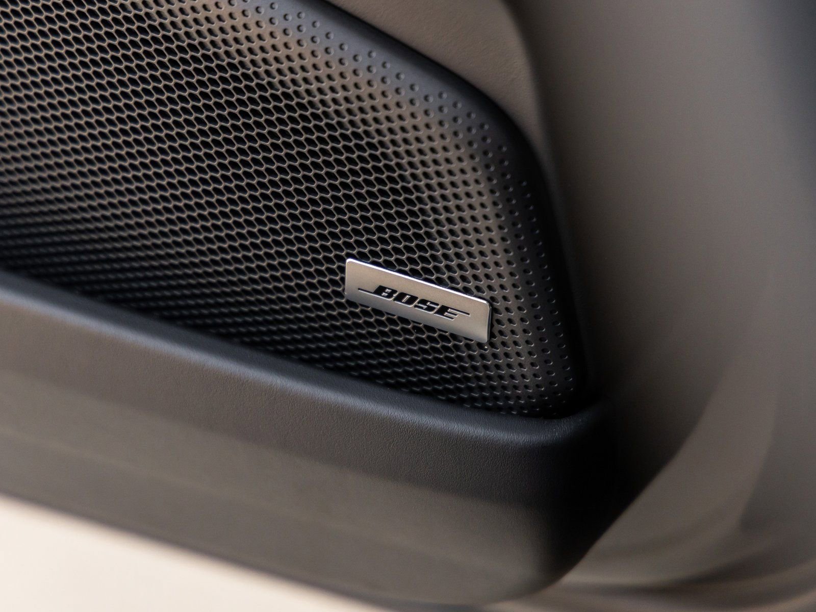 Certified 2025 Porsche Panamera image 24