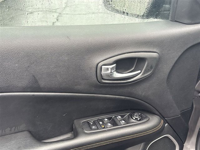 Used 2020 Jeep Compass Limited image 22