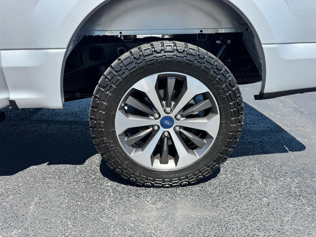 Used 2019 Ford F150 XL w/ Equipment Group 101A Mid AWD/4WD image 9