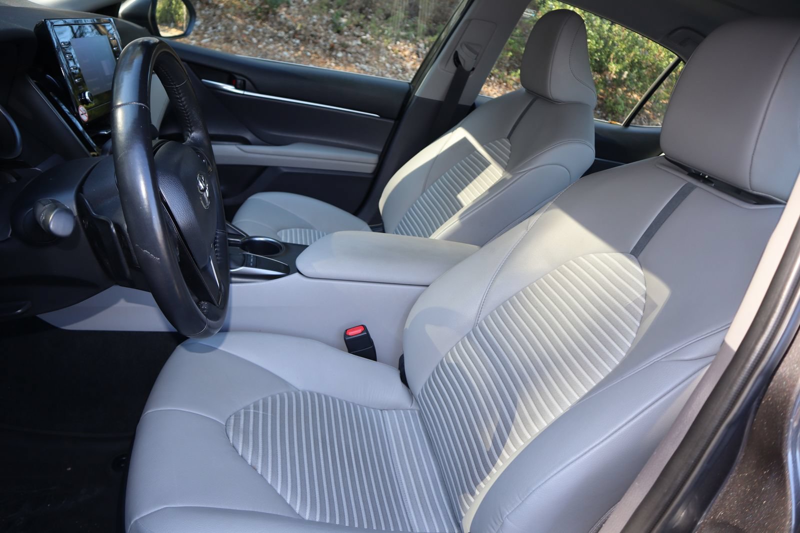 Used 2024 Toyota Camry SE FWD image 9