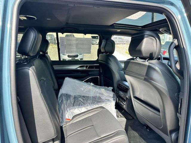 New 2026 Jeep Grand Wagoneer Limited w/ Premium Group II AWD/4WD image 16